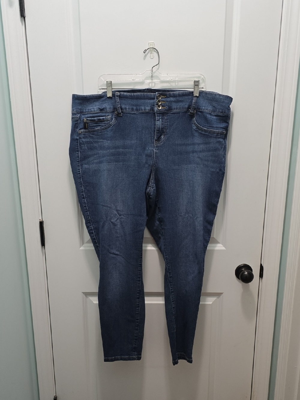 Torrid Dark Blue Skinny Jeans with Triple Button Waist Size 22